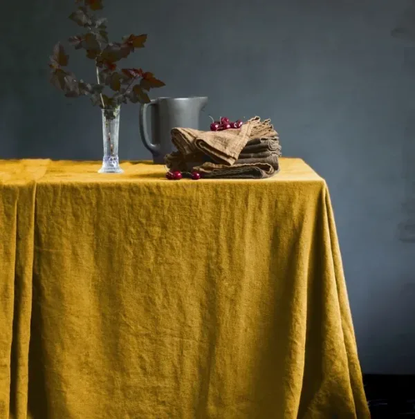 Lovely Linen AW21-19 Aranżacja stołu z lnem Lovely Linen w kolorze Honey