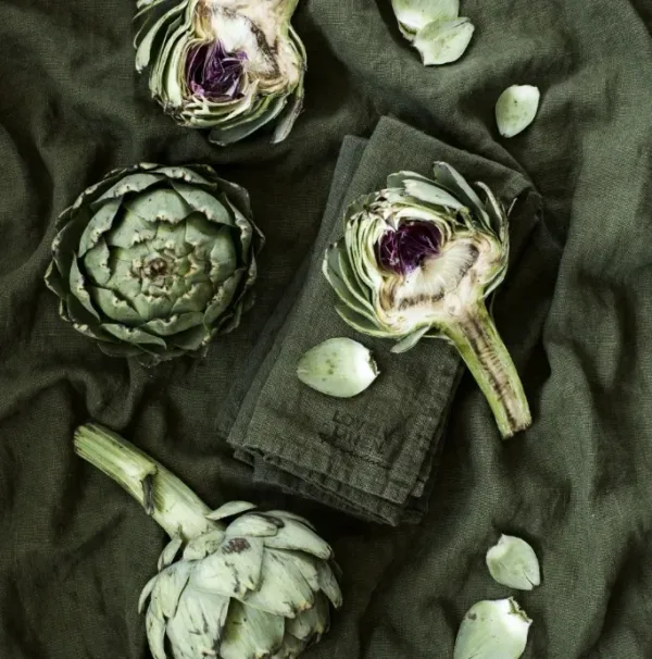 lovely-linen-table-AW16-7 Aranżacja stołu z lnem Lovely Linen w kolorze Jeep Green