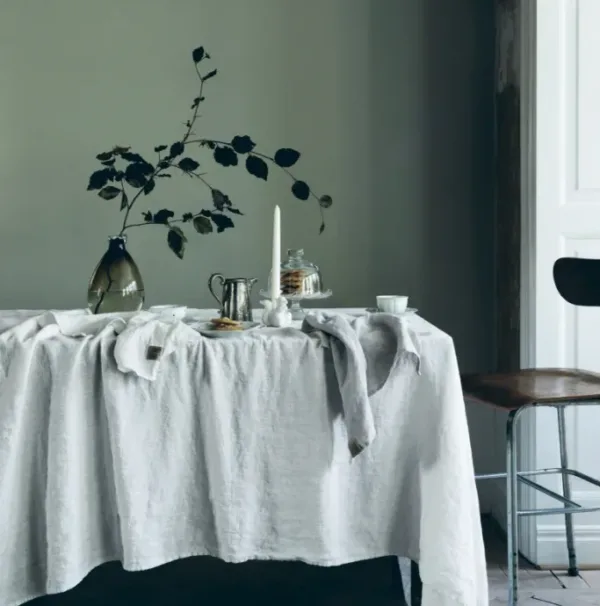 Aranżacja stołu z lnem Lovely Linen w kolorze Off-White
