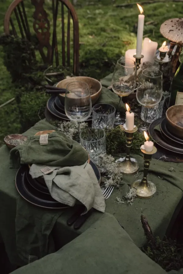 391.jpg Obrus CLASSIC Olive Green w aranżacji stołu