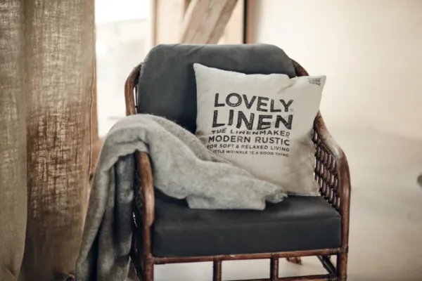 Dekoracyjna Poszewka Na Poduszkę DECO LOVELY Off-White