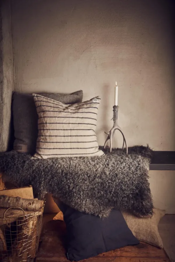 Dekoracyjna Poszewka Na Poduszkę MISTY Stripe Black