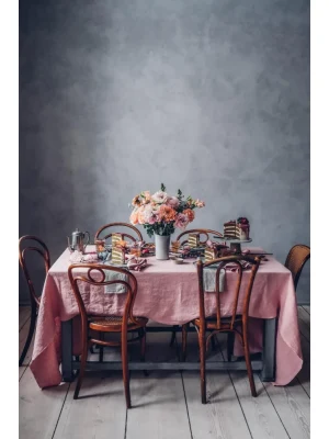 Aranżacja stołu z lnem Lovely Linen w kolorze Litchi