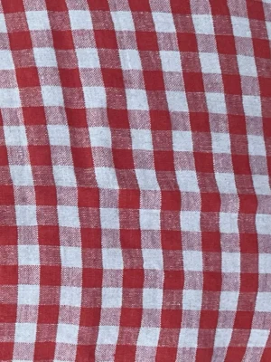 Fartuch MISTY Real Red - Kratka – zdjęcie aranżacyjne